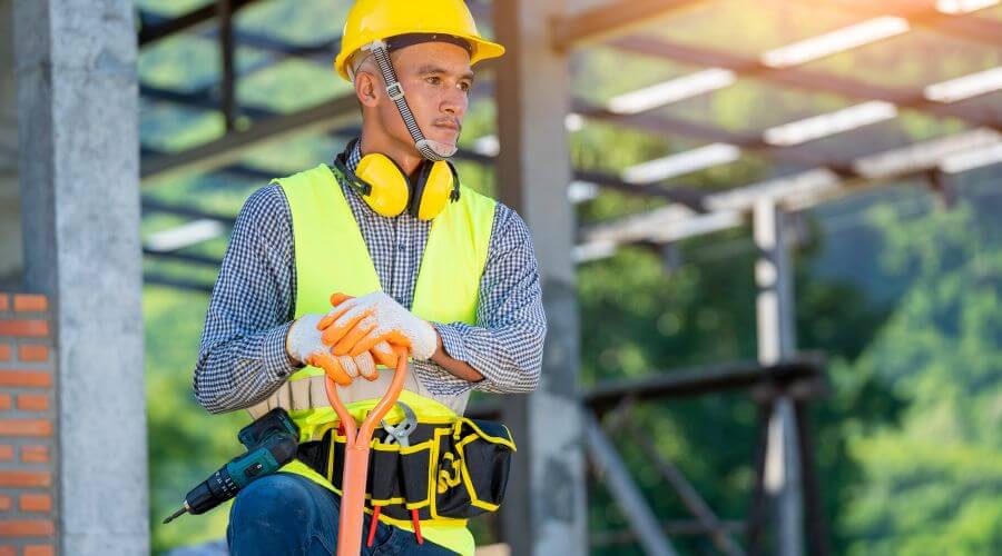 Professional gutter cleaning in Claytonville, IL